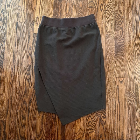 425 Lord & Taylor Knit Top Skirt Set - Picture 7 of 11